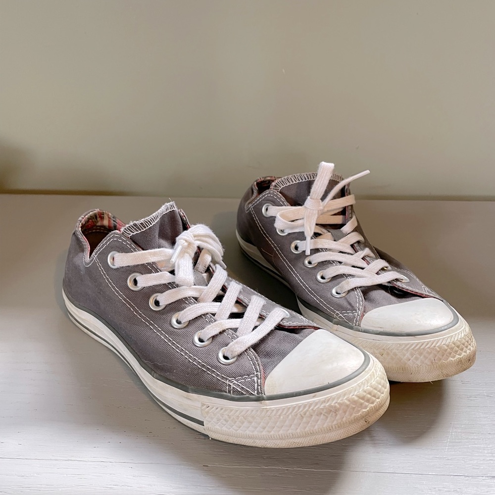 Ladies grey converse all star size 8
